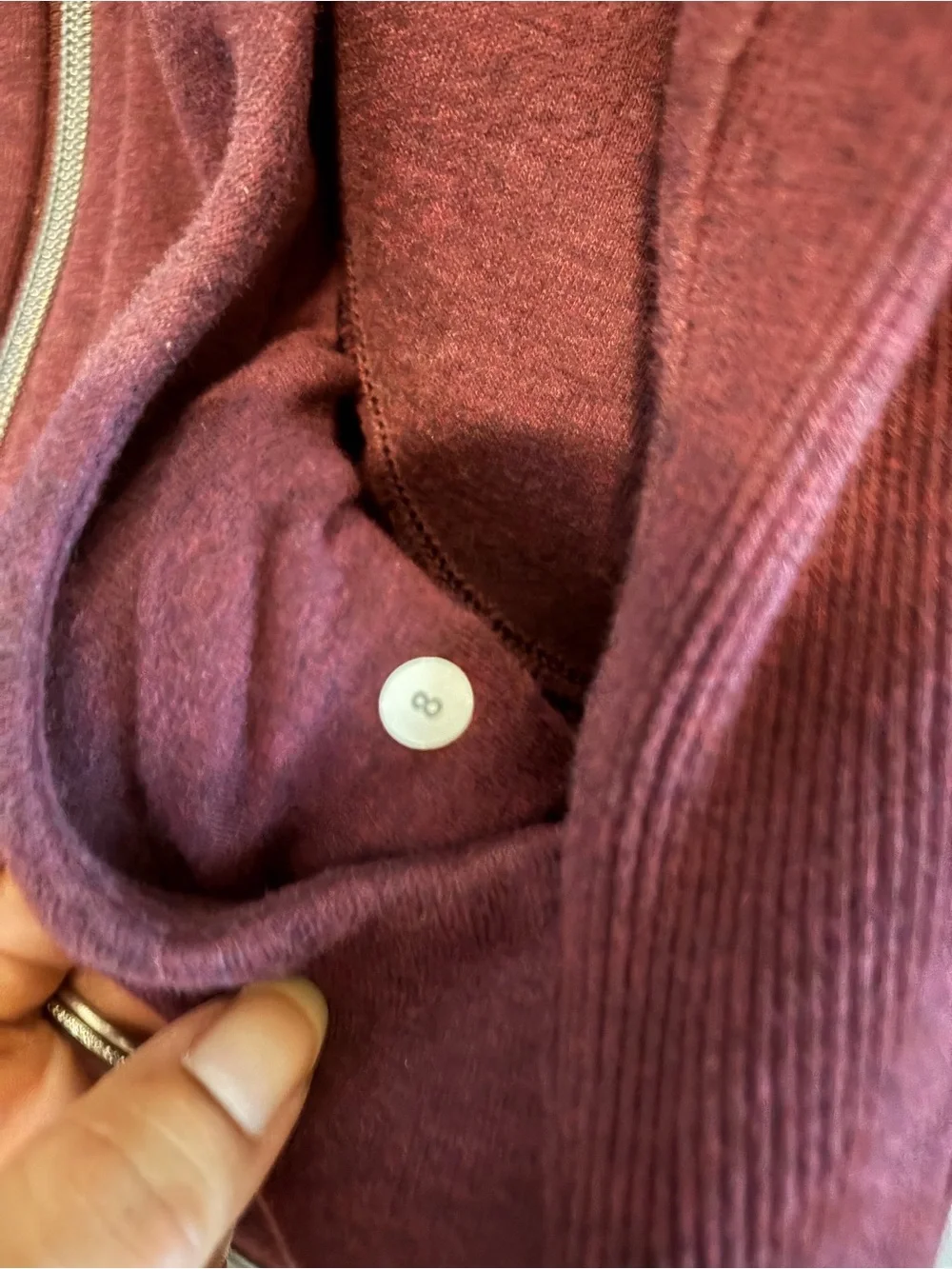 Lululemon Scuba III OG Maroon Burgandy Sz 8 EUC